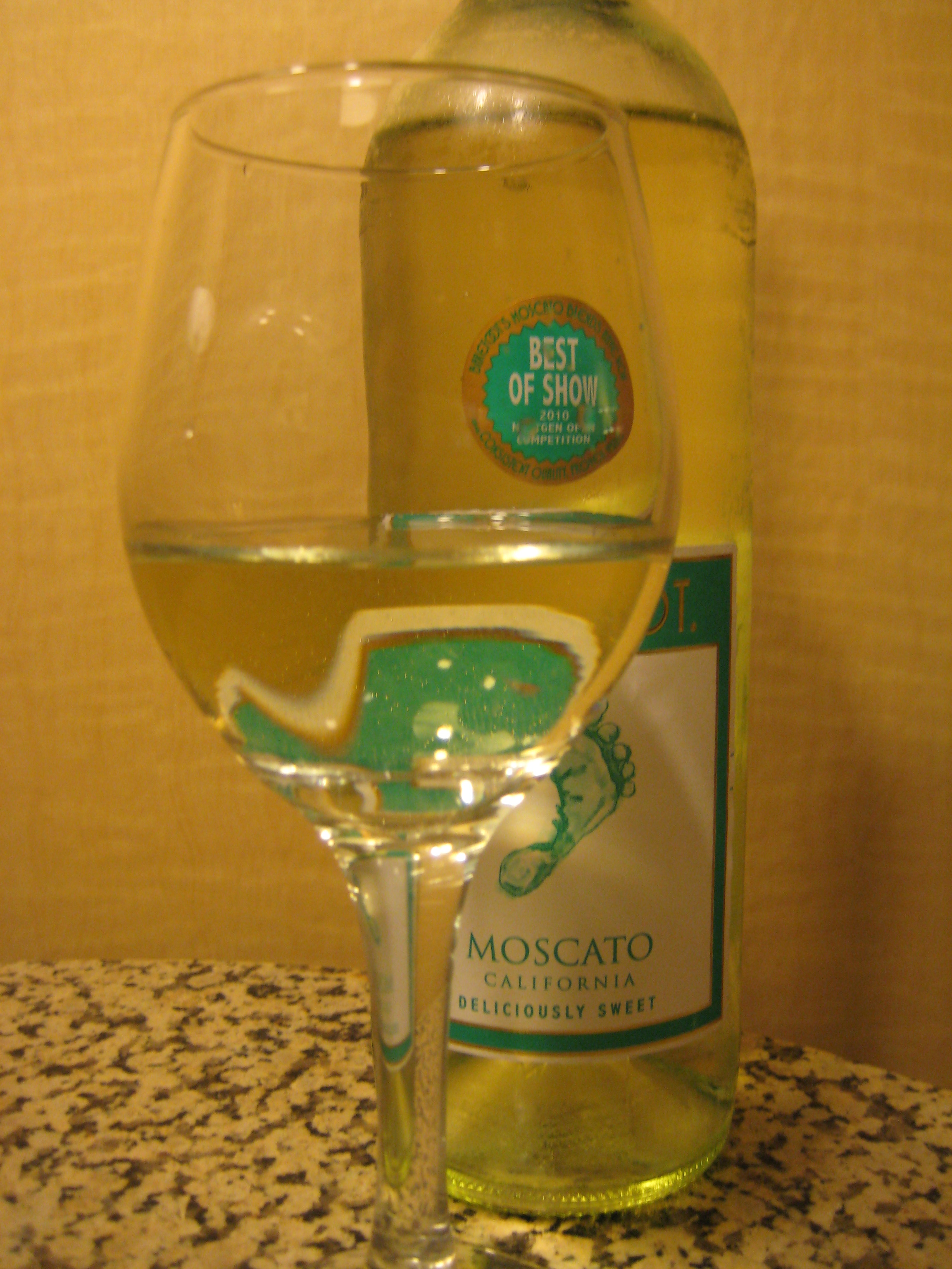 Barefoot Moscato FIrst Pour Wine