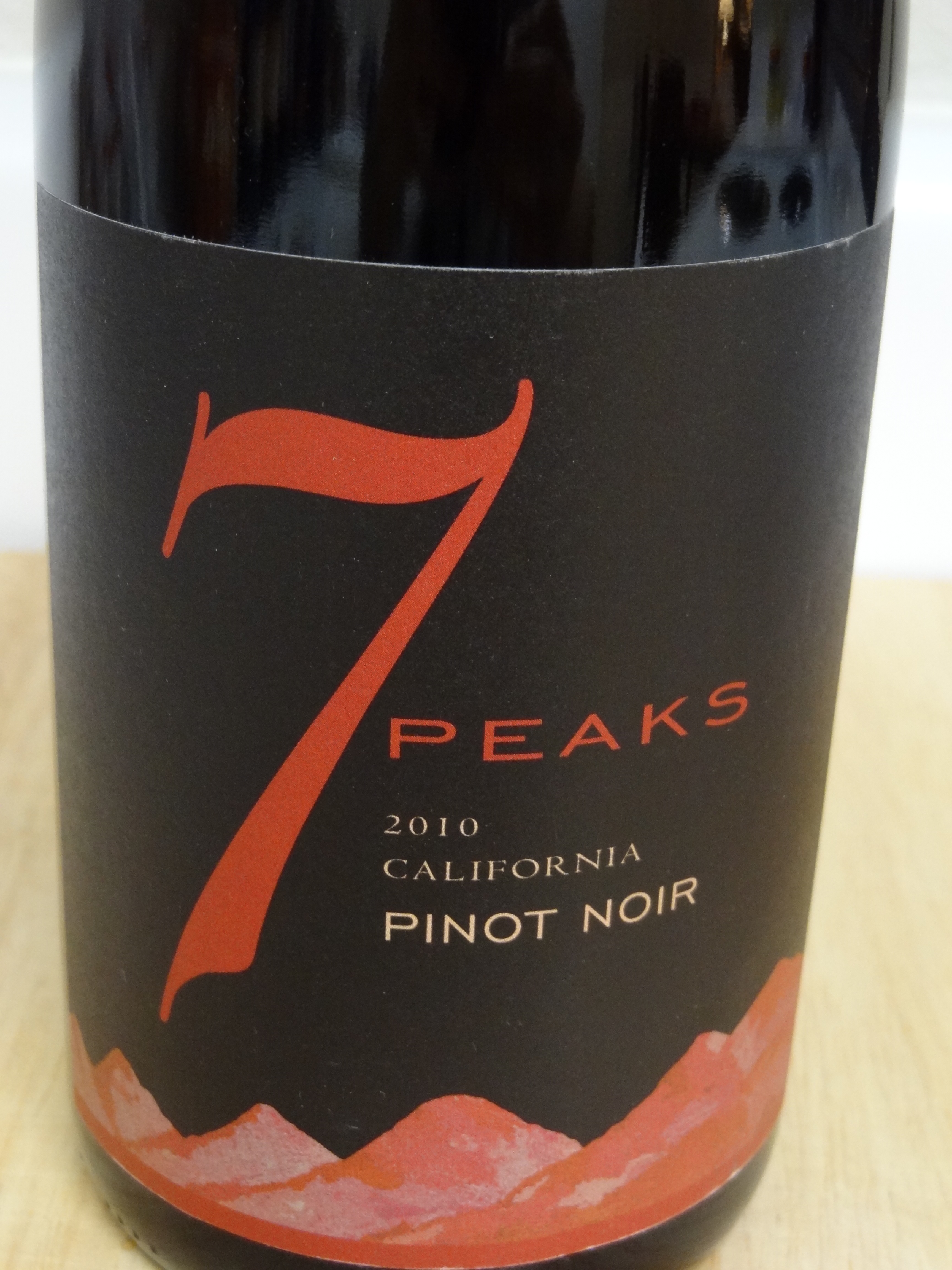 2010 7 Peaks Pinot Noir