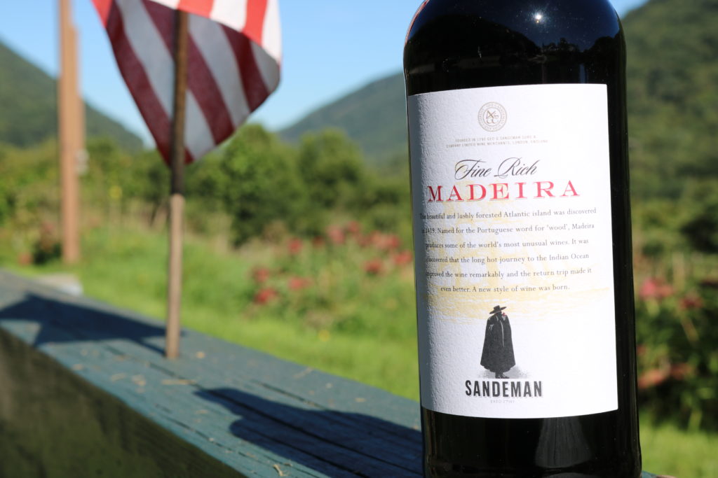 sandeman-fine-rich-madeira-bottle