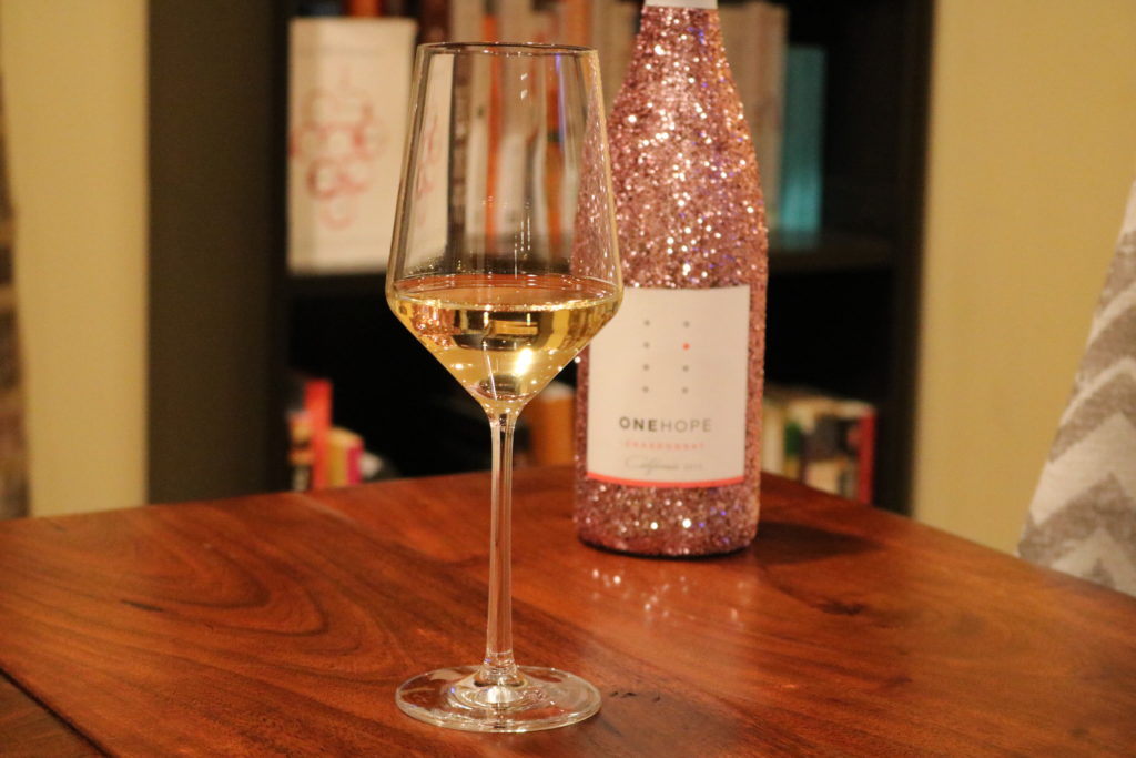 onehope-pink-glitter-edition-chardonnay-2014-with-toscano